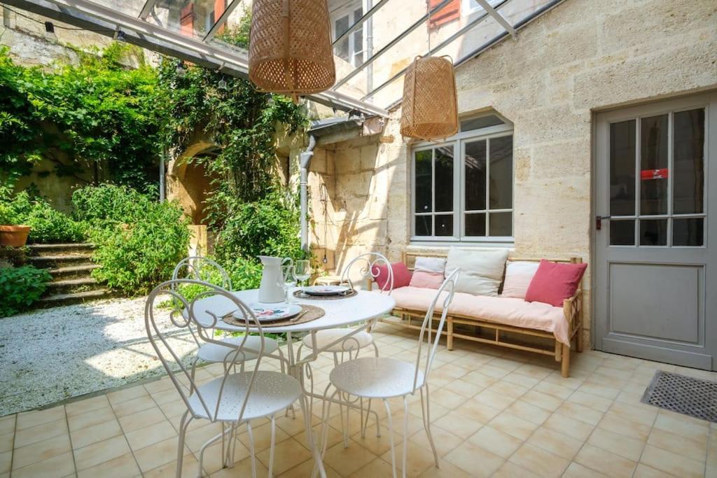 Appartement Avec Son Patio Dans Centre Historique De Bourg Extérieur photo