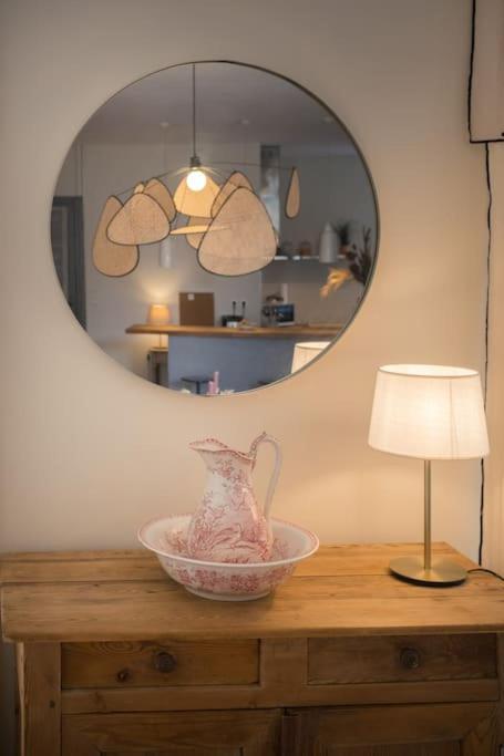 Appartement Avec Son Patio Dans Centre Historique De Bourg Extérieur photo