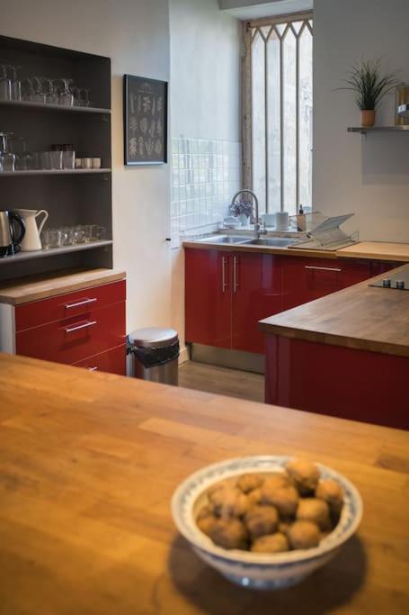 Appartement Avec Son Patio Dans Centre Historique De Bourg Extérieur photo