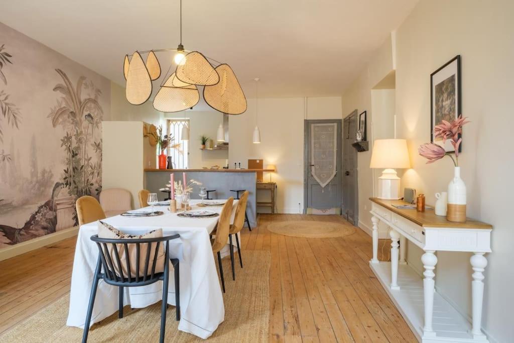 Appartement Avec Son Patio Dans Centre Historique De Bourg Extérieur photo