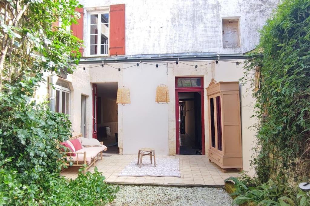 Appartement Avec Son Patio Dans Centre Historique De Bourg Extérieur photo